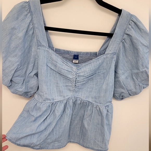 Old Navy Puff Sleeve Top - Picture 2 of 8